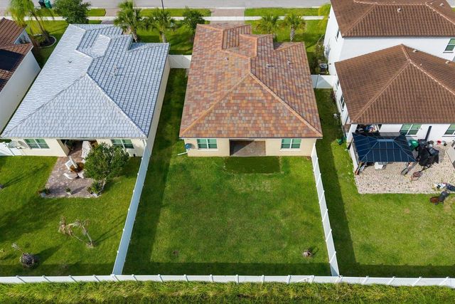 8095 NW Greenbank Circle, Port St. Lucie, FL 34987