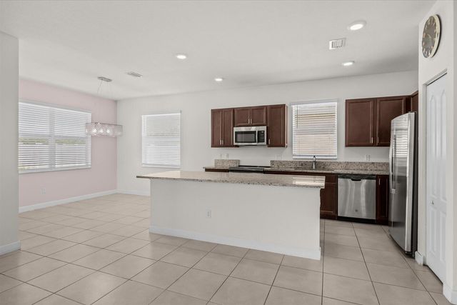 8095 NW Greenbank Circle, Port St. Lucie, FL 34987