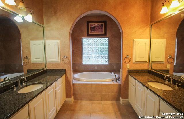 24842 Fairway Springs, San Antonio, TX 78260