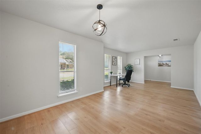 824 Sandpiper Drive, Denton, TX 76205