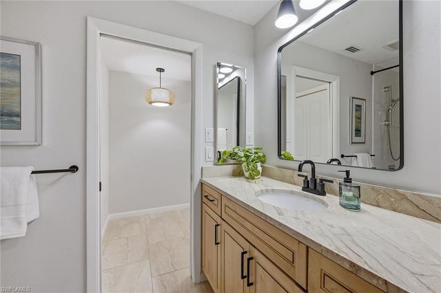 425 Pine Lake DR, Naples, FL 34112