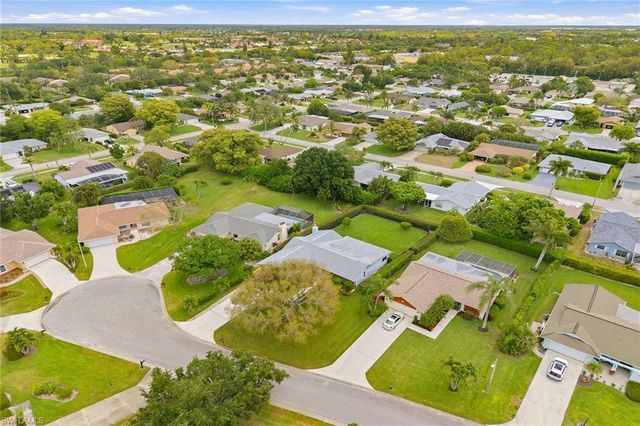 425 Pine Lake DR, Naples, FL 34112