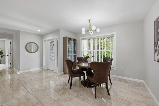 425 Pine Lake DR, Naples, FL 34112