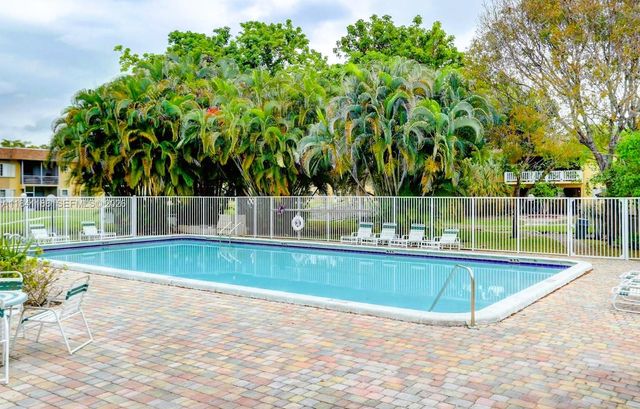 5160 SW 40th Avenue 26D, Dania Beach, FL 33314