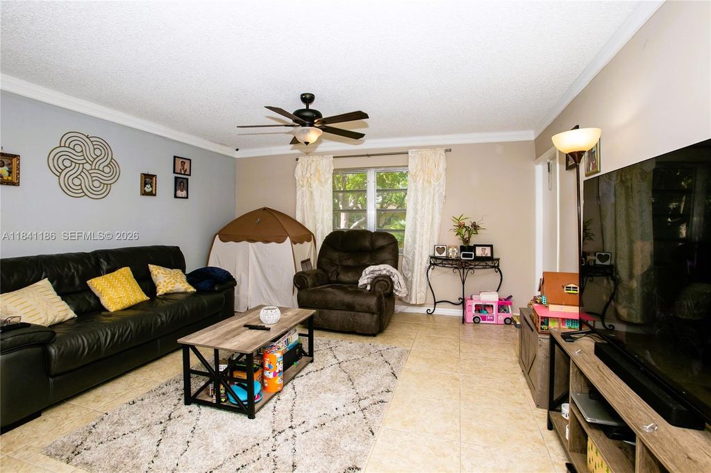5160 SW 40th Avenue 26D, Dania Beach, FL 33314