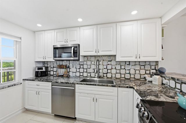 4015 W Palm Aire Drive 1001, Pompano Beach, FL 33069