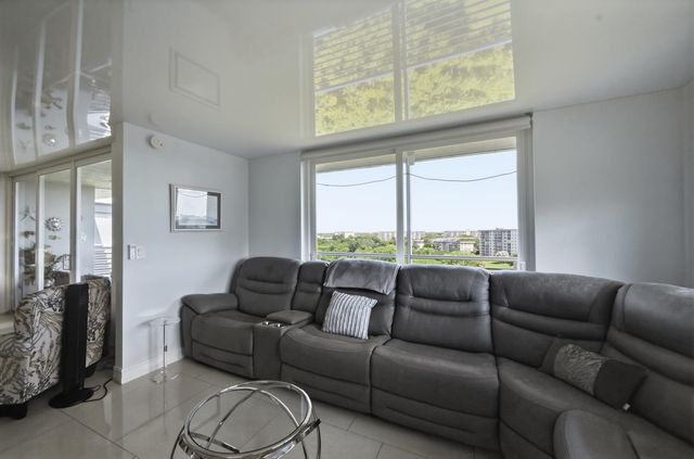 4015 W Palm Aire Drive 1001, Pompano Beach, FL 33069