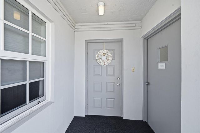 4015 W Palm Aire Drive 1001, Pompano Beach, FL 33069