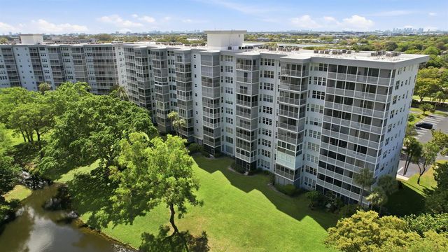 4015 W Palm Aire Drive 1001, Pompano Beach, FL 33069
