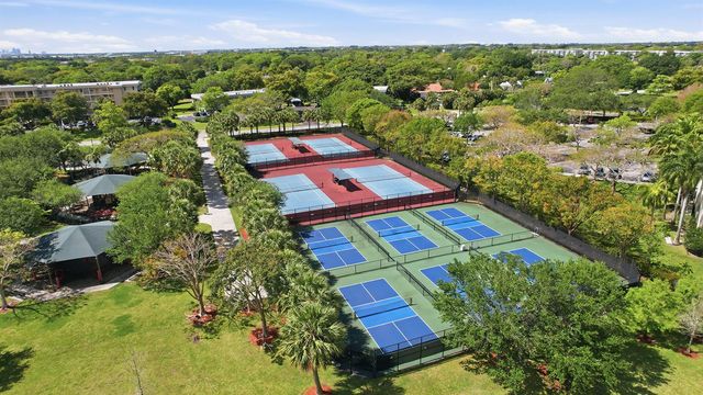 4015 W Palm Aire Drive 1001, Pompano Beach, FL 33069