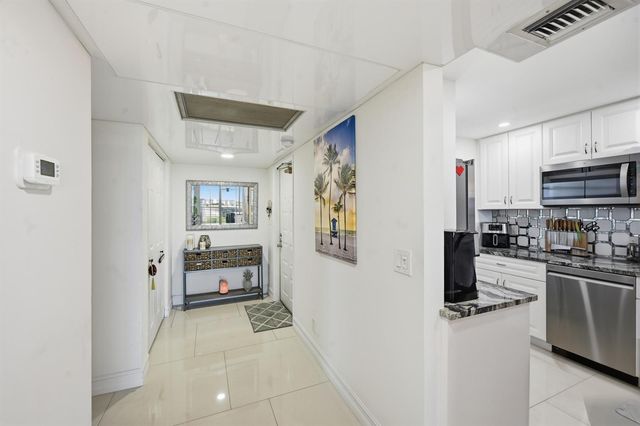 4015 W Palm Aire Drive 1001, Pompano Beach, FL 33069