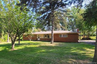 1831 Long Pointe Drive, Bloomfield Hills, MI 48302