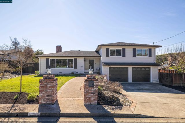 1020 Sanders Dr, Moraga, CA 94556