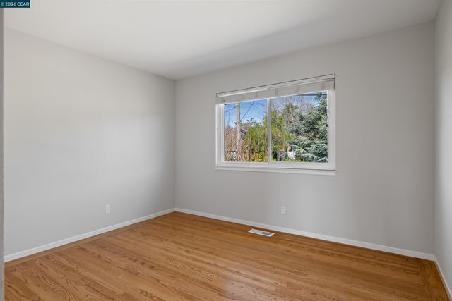 1020 Sanders Dr, Moraga, CA 94556