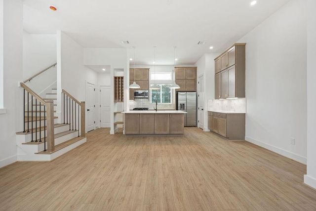 2121B Hoskins Drive, Houston, TX 77080