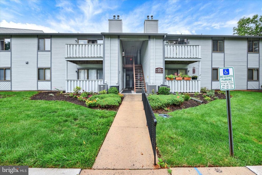1004 DOGWOOD CT, LANSDALE, PA 19446 — exterior