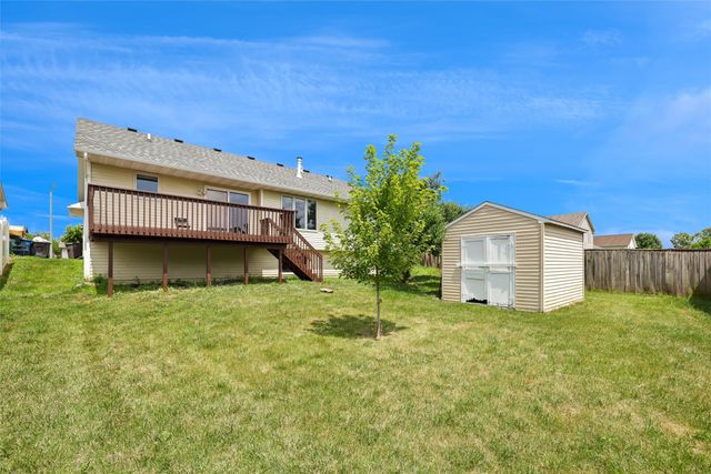 2716 River Ridge Road, Des Moines, IA 50320