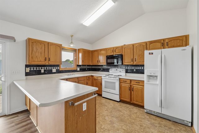 2716 River Ridge Road, Des Moines, IA 50320