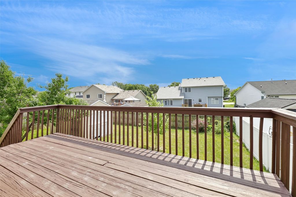 2716 River Ridge Road, Des Moines, IA 50320