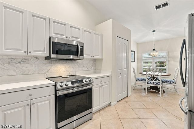 5253 Whitten DR, Naples, FL 34104