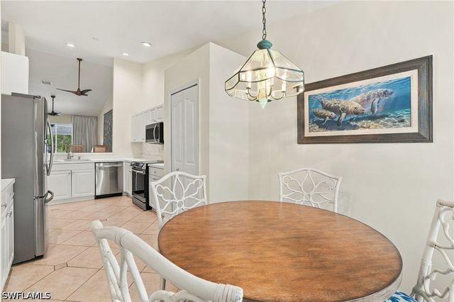 5253 Whitten DR, Naples, FL 34104