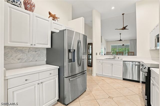 5253 Whitten DR, Naples, FL 34104
