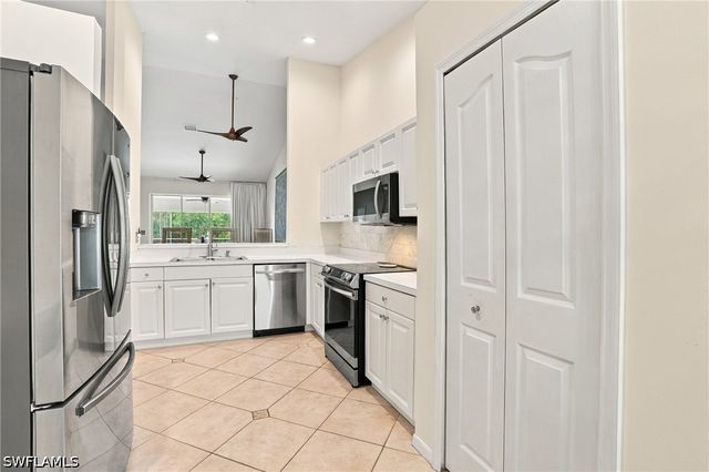 5253 Whitten DR, Naples, FL 34104