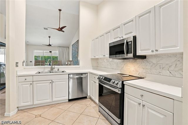 5253 Whitten DR, Naples, FL 34104