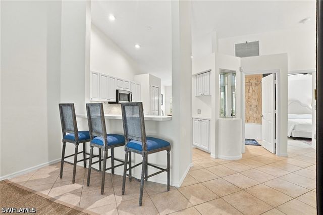 5253 Whitten DR, Naples, FL 34104