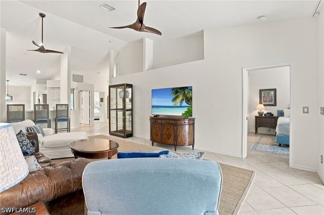 5253 Whitten DR, Naples, FL 34104