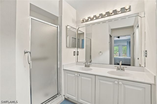 5253 Whitten DR, Naples, FL 34104