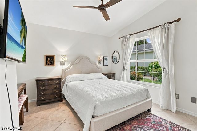 5253 Whitten DR, Naples, FL 34104