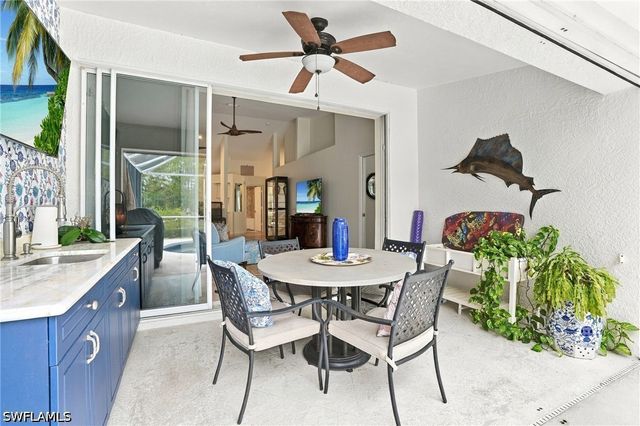 5253 Whitten DR, Naples, FL 34104