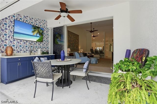 5253 Whitten DR, Naples, FL 34104