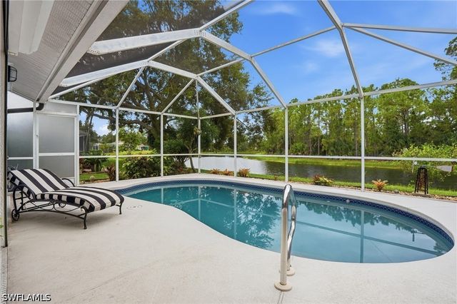 5253 Whitten DR, Naples, FL 34104