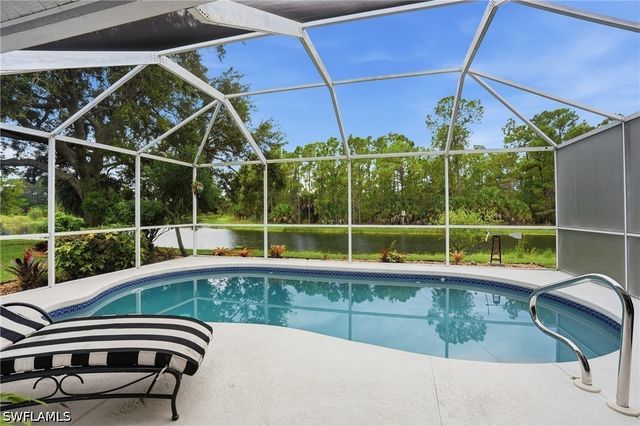 5253 Whitten DR, Naples, FL 34104