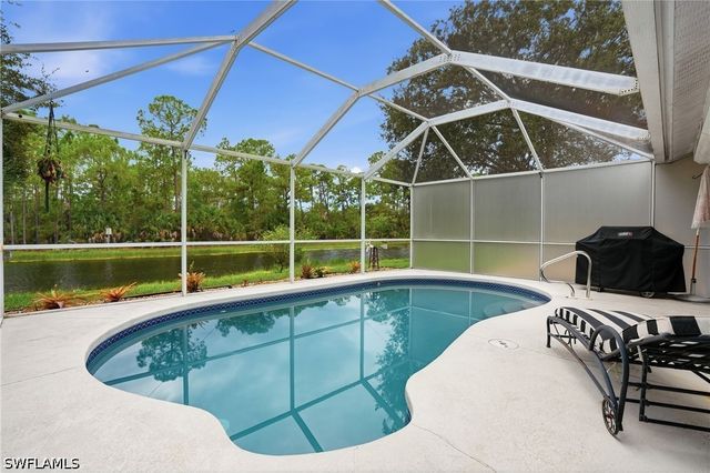 5253 Whitten DR, Naples, FL 34104