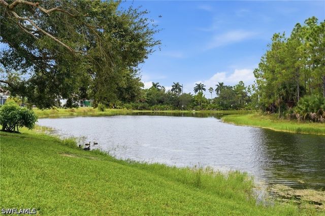 5253 Whitten DR, Naples, FL 34104