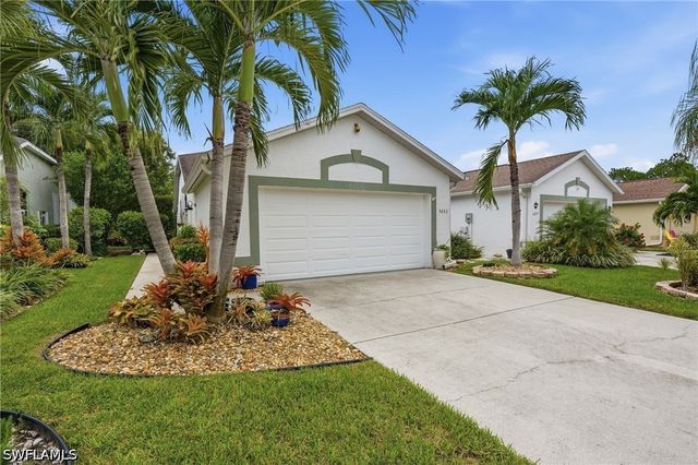 5253 Whitten DR, Naples, FL 34104