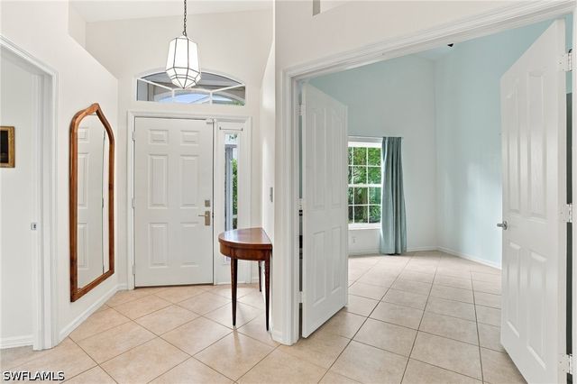 5253 Whitten DR, Naples, FL 34104