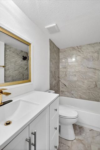 237 Wildflower Drive, Gun Barrel City, TX 75156