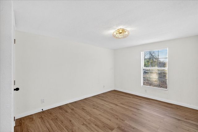 237 Wildflower Drive, Gun Barrel City, TX 75156