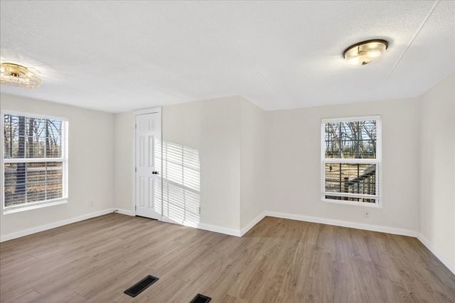 237 Wildflower Drive, Gun Barrel City, TX 75156