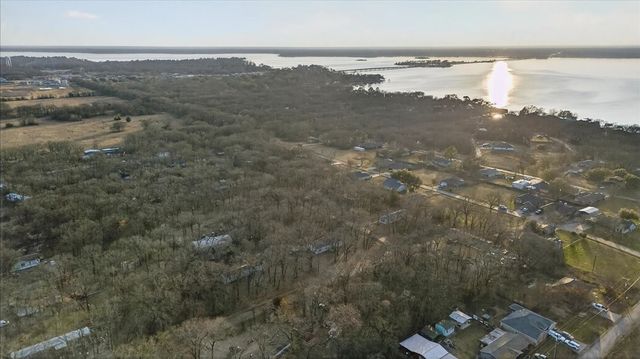 237 Wildflower Drive, Gun Barrel City, TX 75156