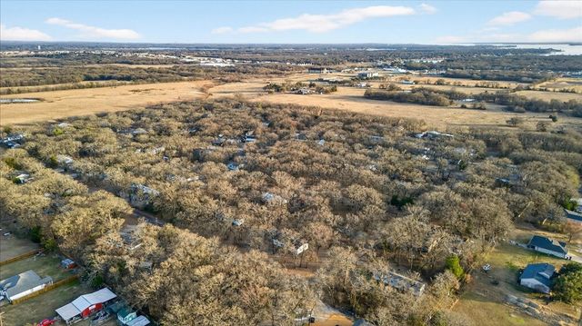 237 Wildflower Drive, Gun Barrel City, TX 75156