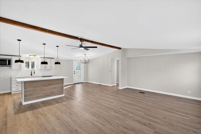 237 Wildflower Drive, Gun Barrel City, TX 75156