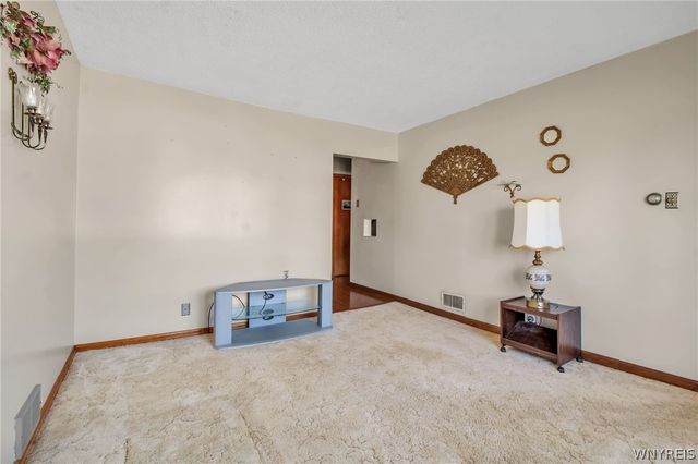 31 Jackson Avenue, Lackawanna, NY 14218