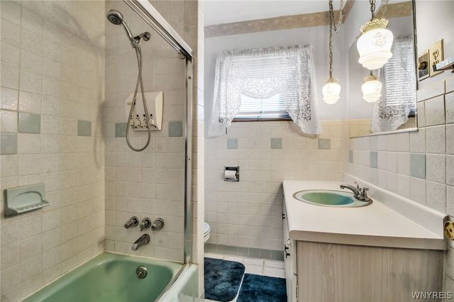 31 Jackson Avenue, Lackawanna, NY 14218