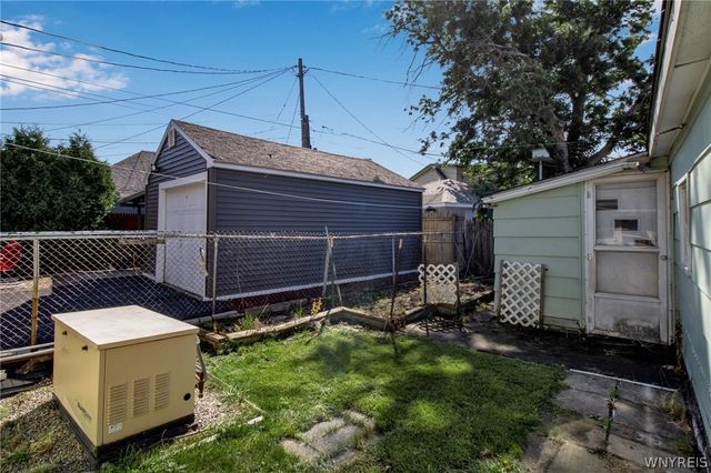 31 Jackson Avenue, Lackawanna, NY 14218