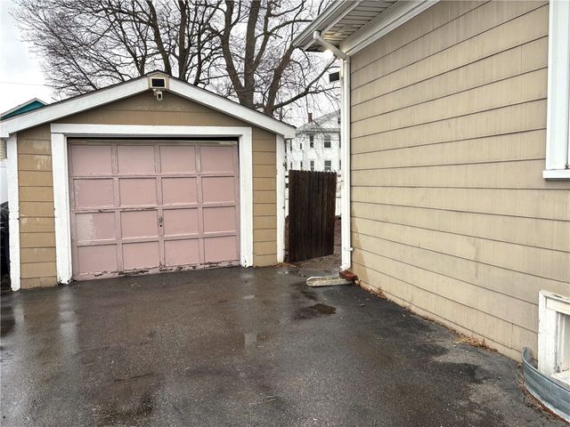 76 London Avenue, Pawtucket, RI 02861